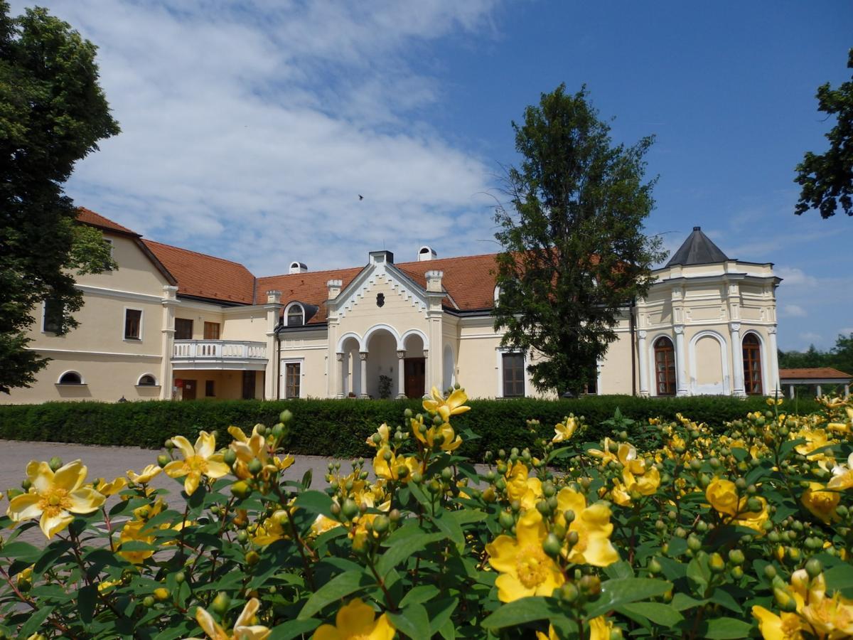 Wellness Hotel Kastiel Jaslovske Bohunice Экстерьер фото