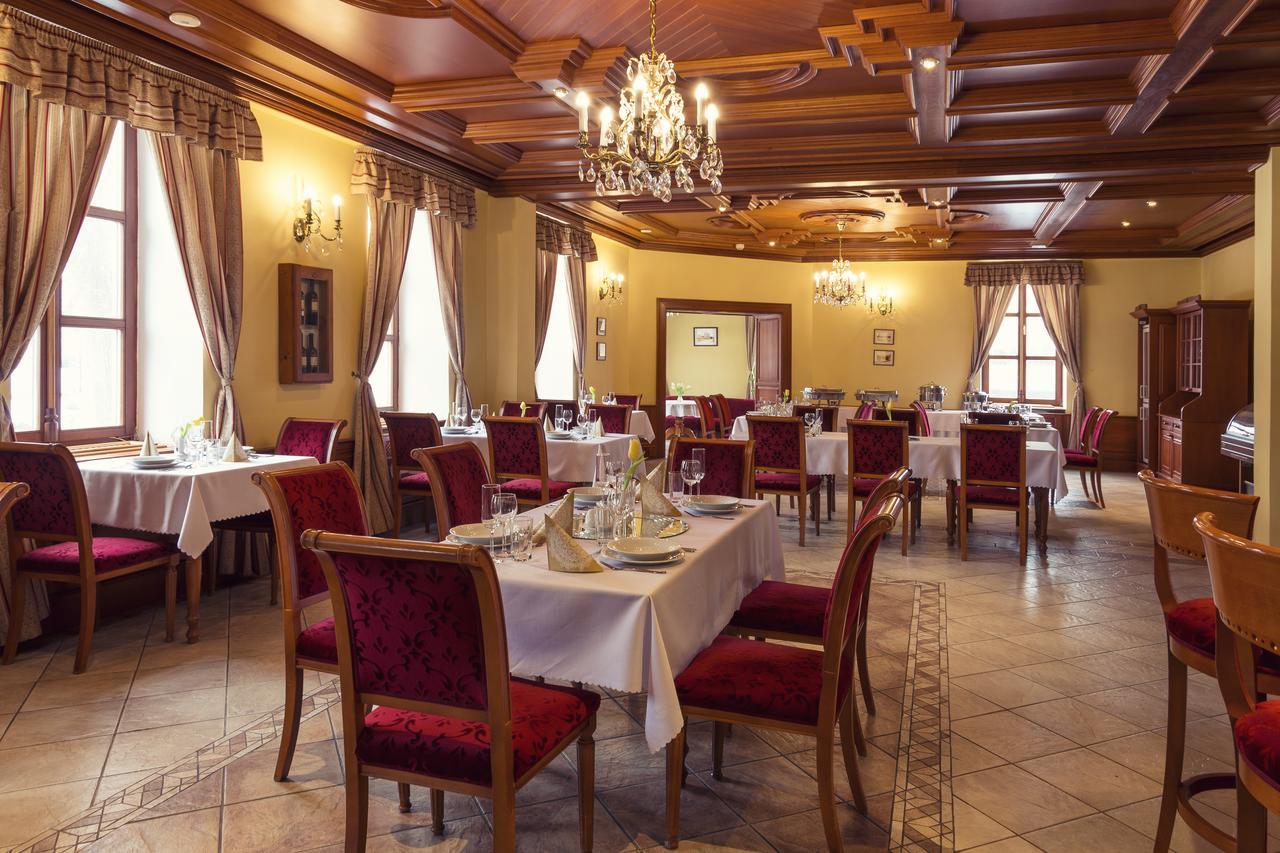 Wellness Hotel Kastiel Jaslovske Bohunice Экстерьер фото